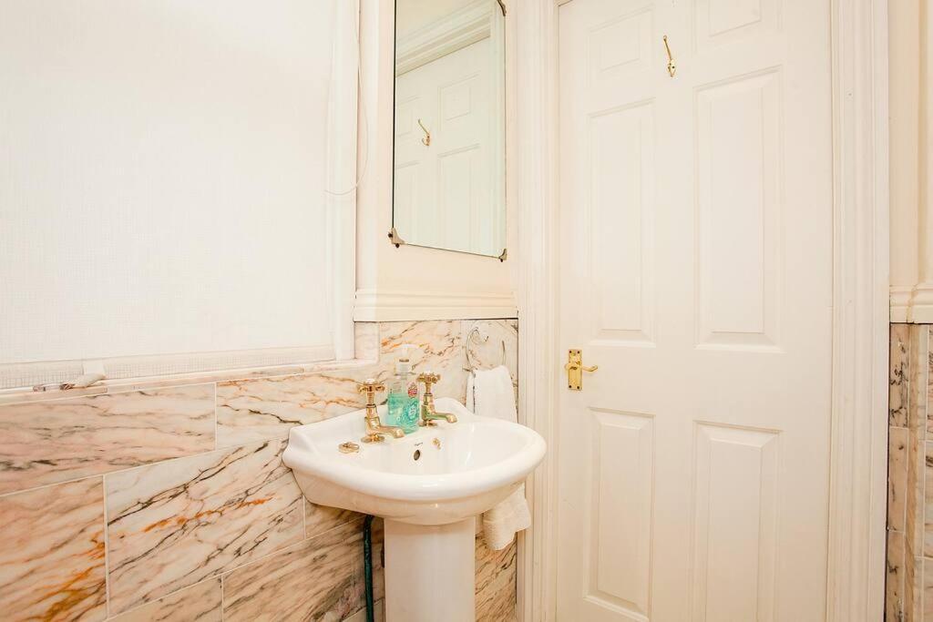 Bright 2 Bedroom Flat In Central Londres Exterior foto